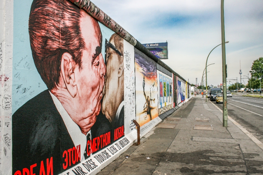 Planning a Trip to Germany: Step-by-Step Guide for First-Timers 42 The Berlin Wall construction began in 1961, initiated by the German Democratic Republic government.