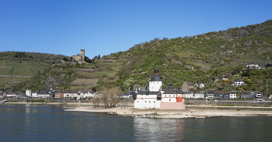 Middle Rhine Valley 11 Pfalzgrafenstein Castle on a small island, surrounded by a river, showcasing its historic architecture and scenic landscape.