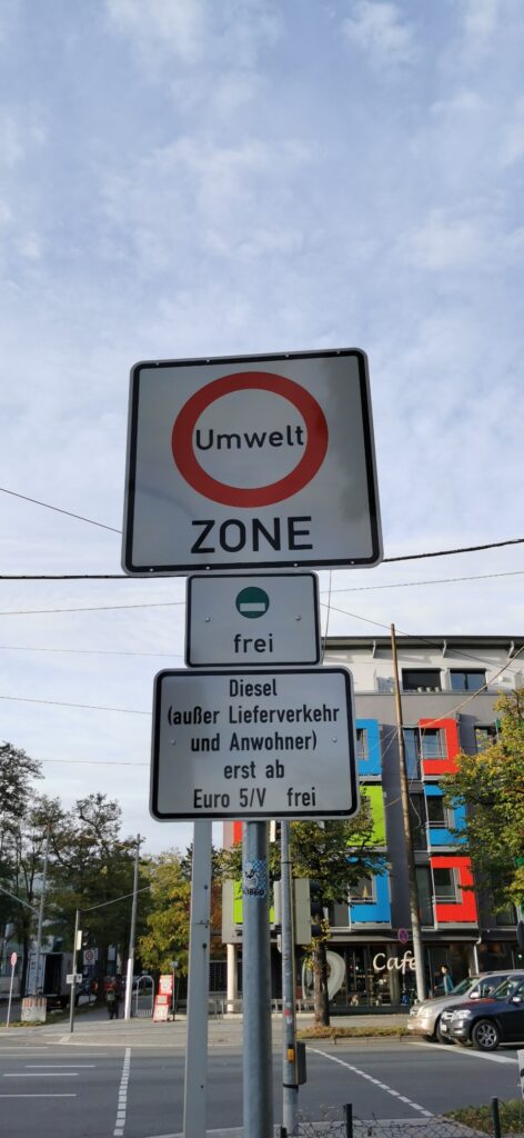 Umweltzone Guide: Germany's Low-Emission Zones Explained for Tourists 11 Street sign indicating "Umweltzone," a low-emission zone in Germany for environmental protection.