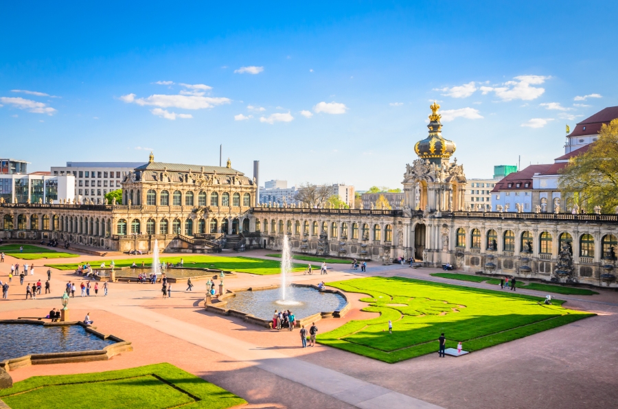Best Time to Visit Germany: When to Go for Ideal Weather & Festivals 17 The Zwinger Palace, an iconic art gallery in Dresden, Germany, featuring intricate Baroque architecture and lush gardens.