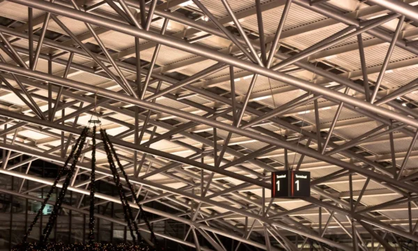 Airports 7 Terminal overview and passenger guide for Hamburg Airport in Germany